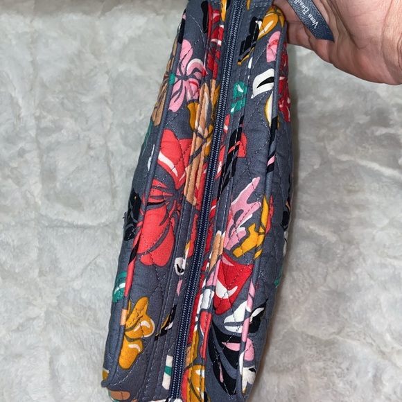 Like new Vera Bradley Coastal Paradise Lunch bag - Picture 5 of 12